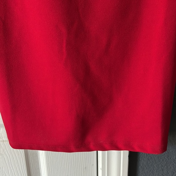 Never worn bodycon cold shoulder ruffled dress - Picture 8 of 10